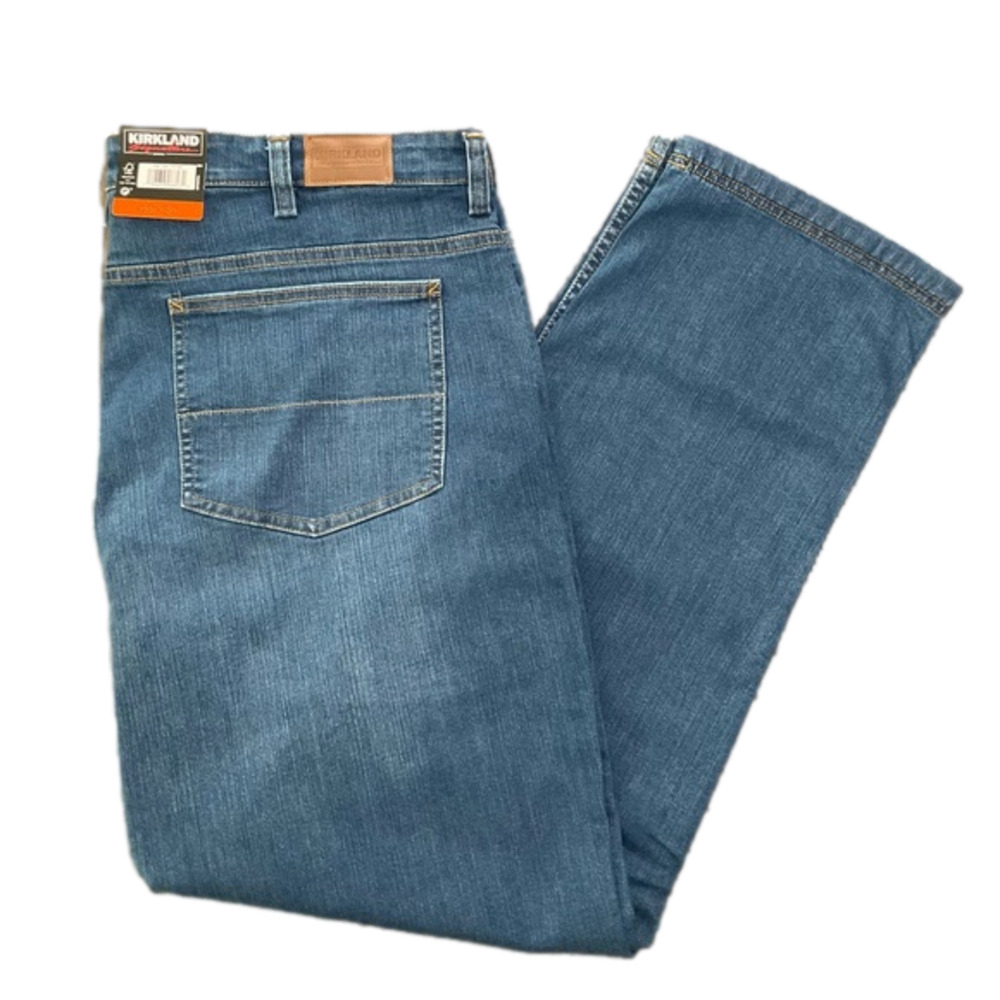 Kirkland Signature Men’s Jeans Blue Stretch Denim Size 42 X 32 NWT
